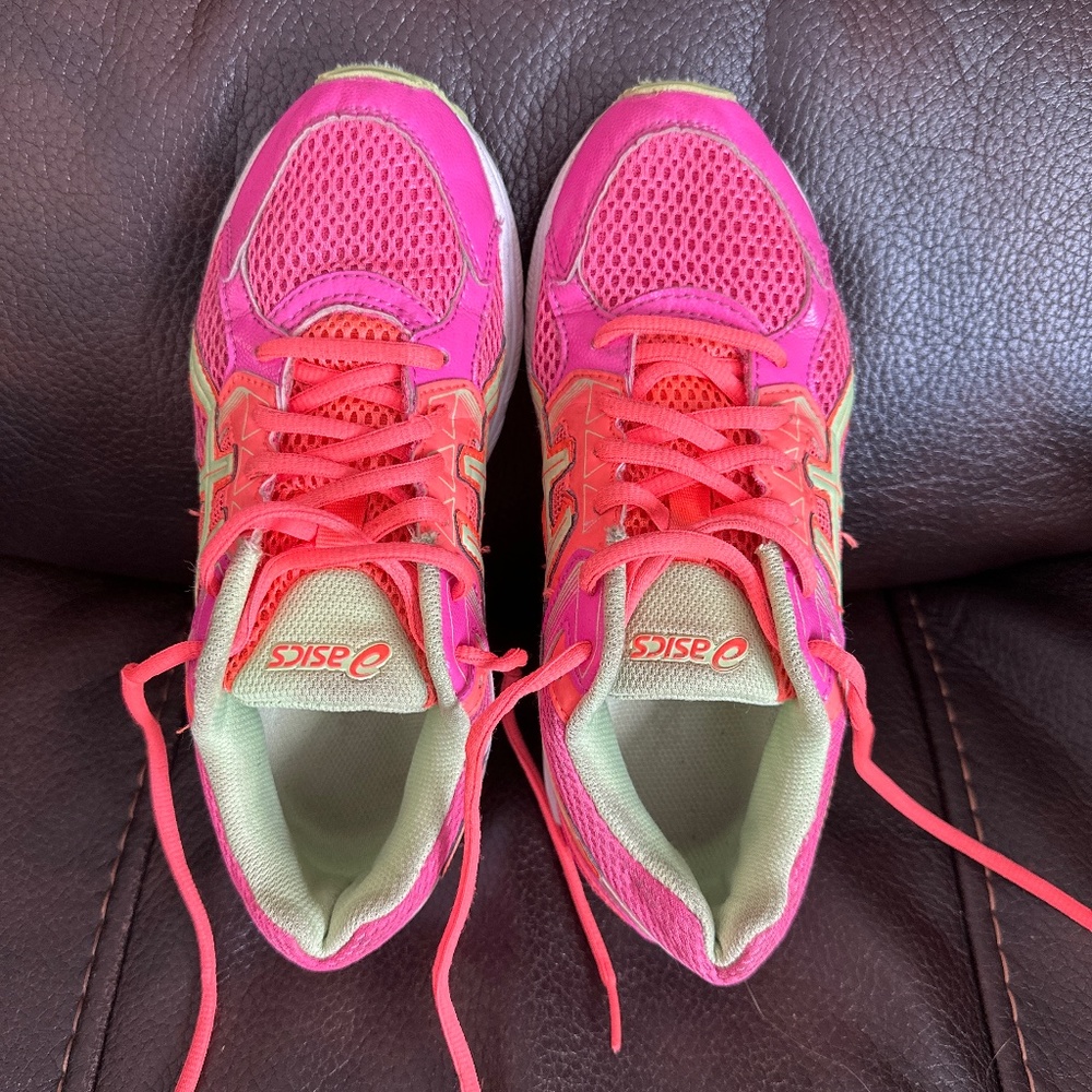 Women’s ASICS size 37
